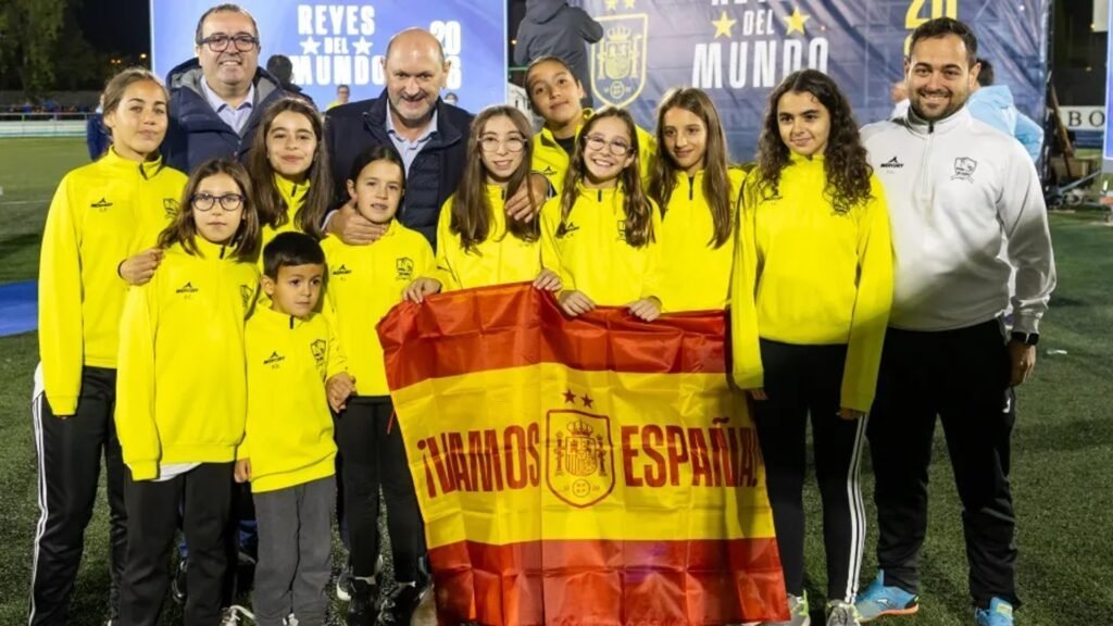 Louzán ofrecerá la Copa del Mundo al Pilar y visitará La Romareda