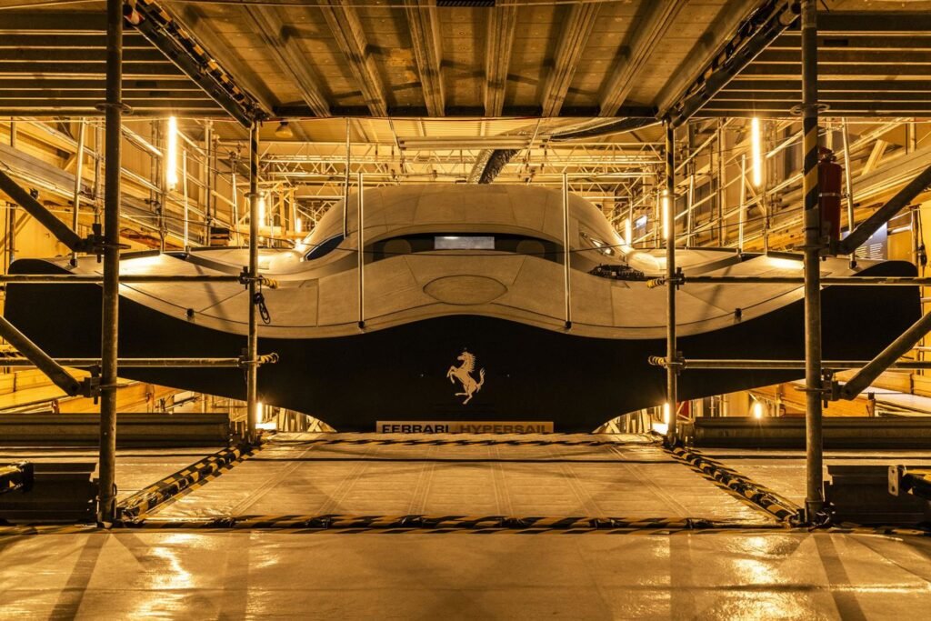Ferrari revela el Hypersail, monocasco volador de 100 pies para regatas