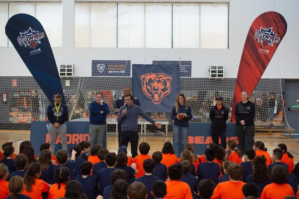 Los Chicago Bears inician su gira de flag football en España en 2026