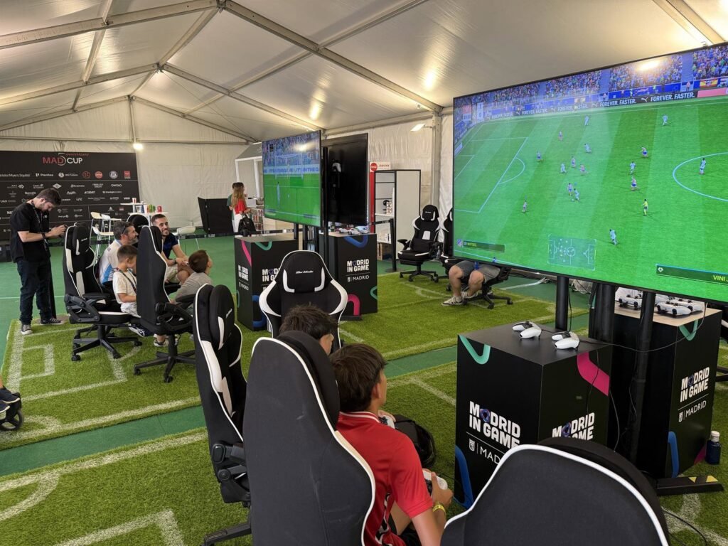 Madrid impulsa un torneo híbrido de fútbol y eSports en el Metropolitano